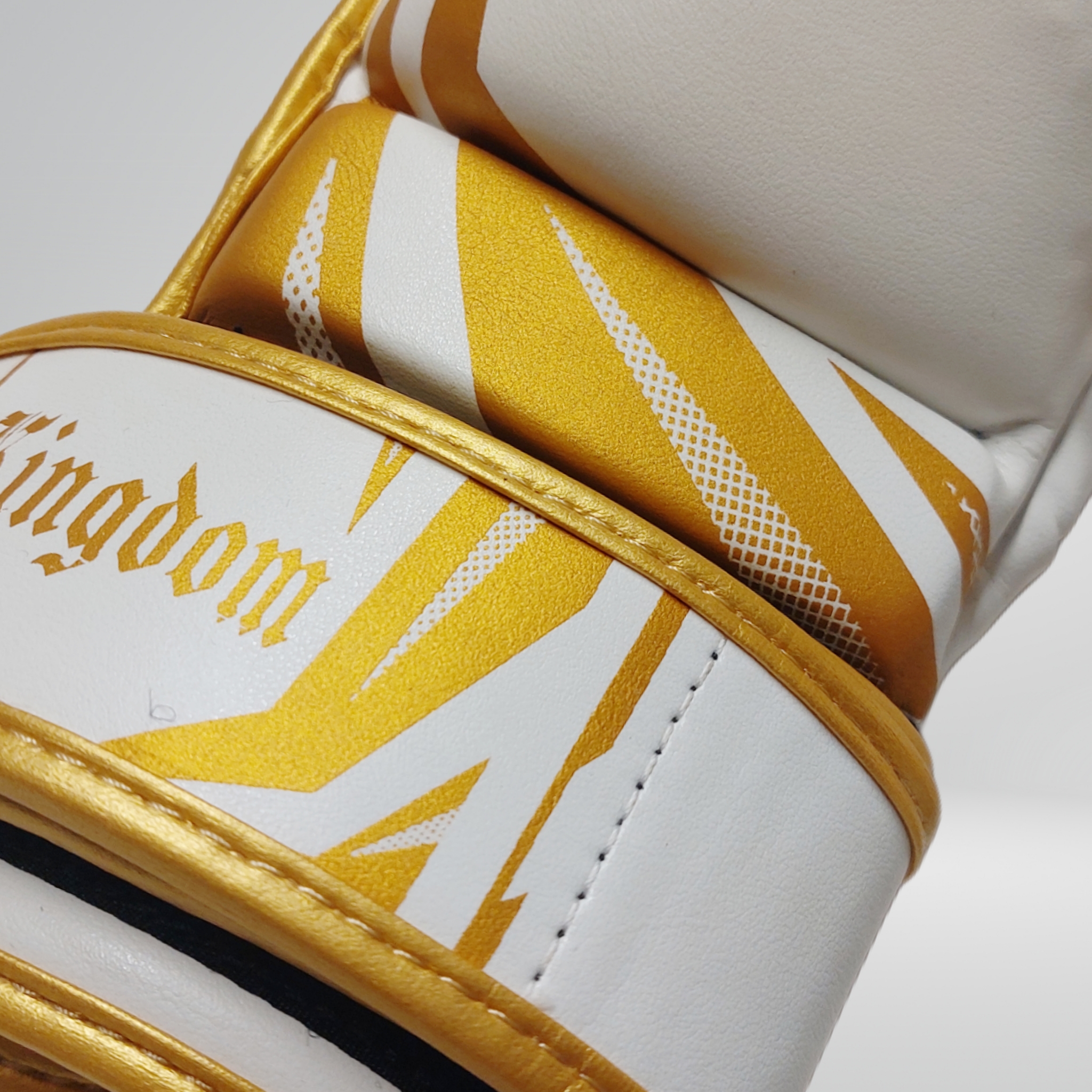 Gants MMA Kingdom Fighting - Noir/Or – Image 5